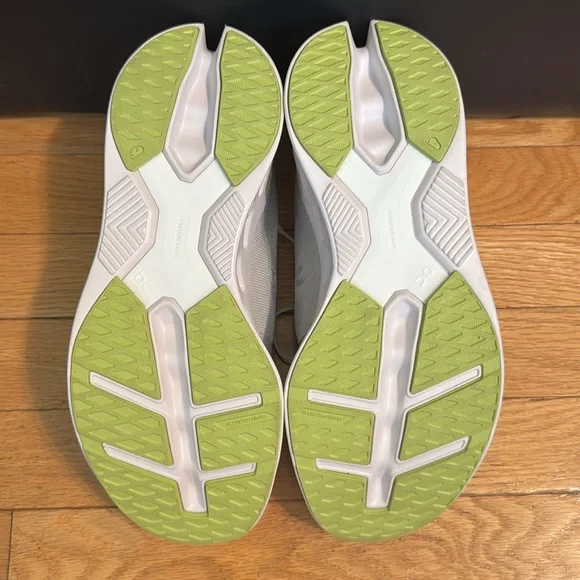 On CloudEclipse White/Green Women’s 9 - Picture 5 of 5